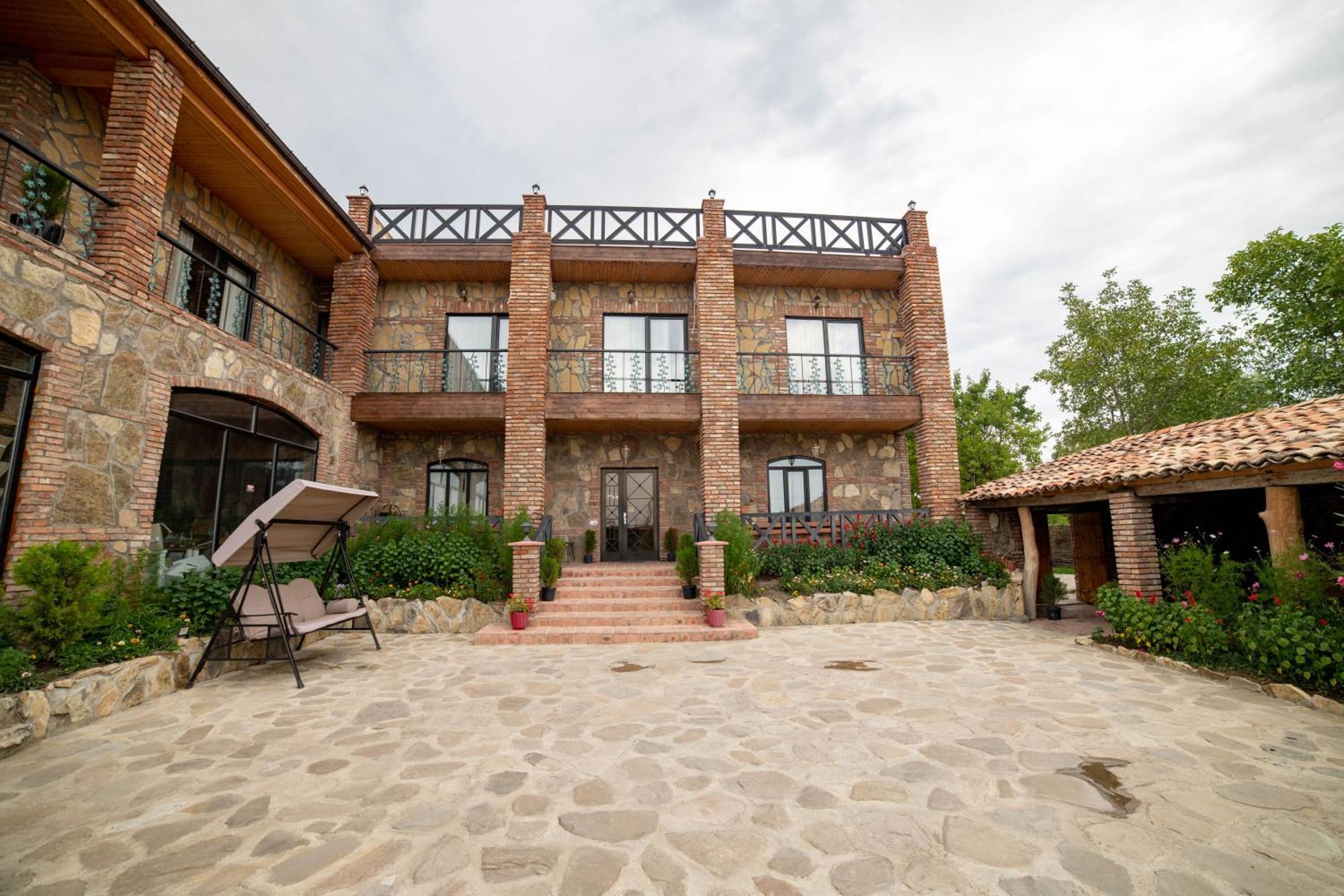 Bekas Wine Cellar Hotel Akhmeta Екстериор снимка