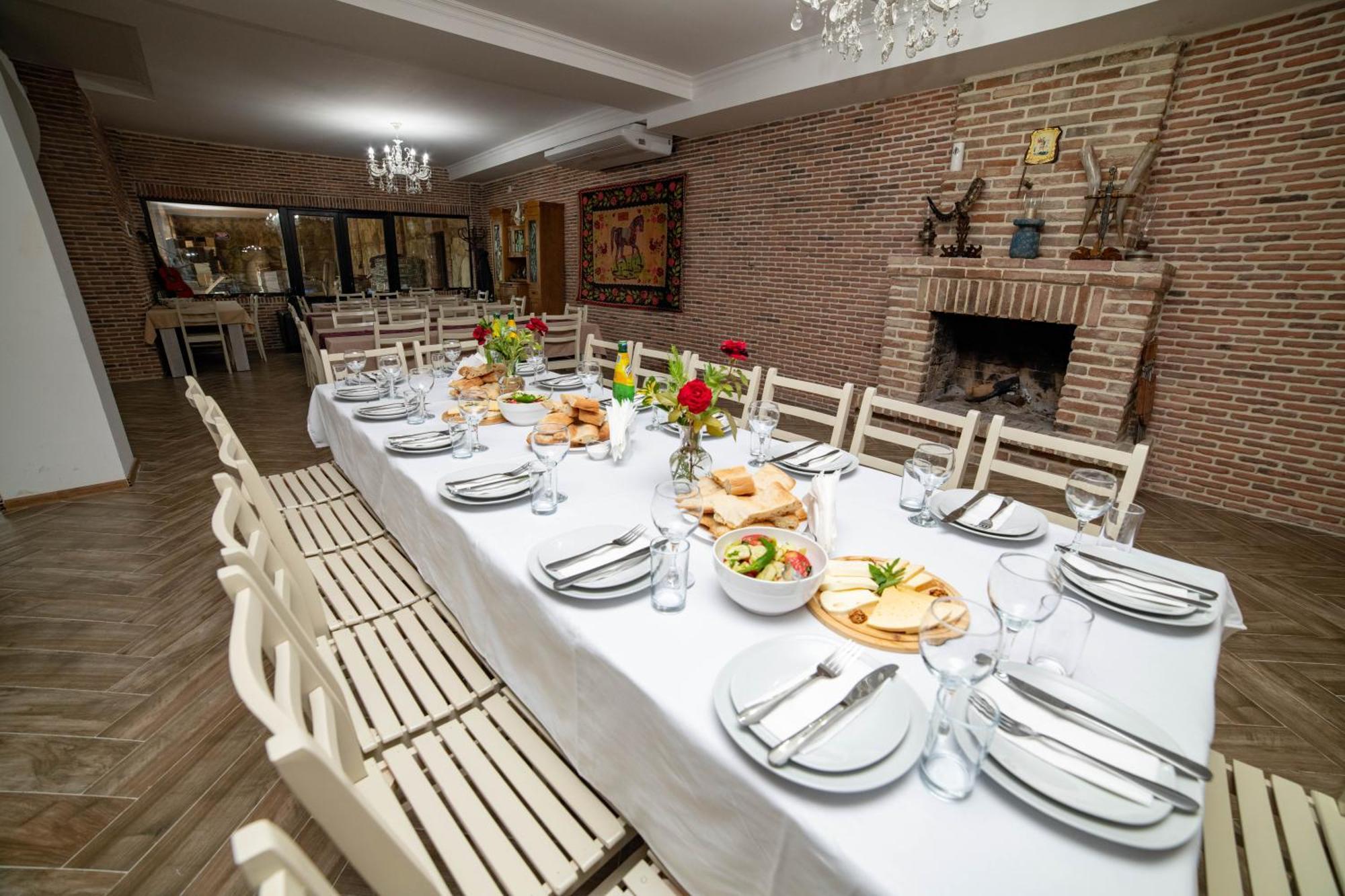 Bekas Wine Cellar Hotel Akhmeta Екстериор снимка
